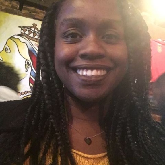 Meet your Posher, Whitney - Picture 1 of 1